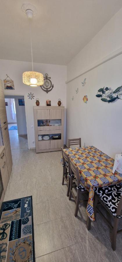 Casa Ilanfra - Appartamenti Gabbiano, Farfalla E Stella Marina Пйомбіно Екстер'єр фото
