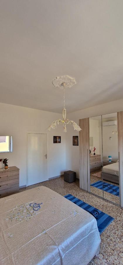Casa Ilanfra - Appartamenti Gabbiano, Farfalla E Stella Marina Пйомбіно Екстер'єр фото